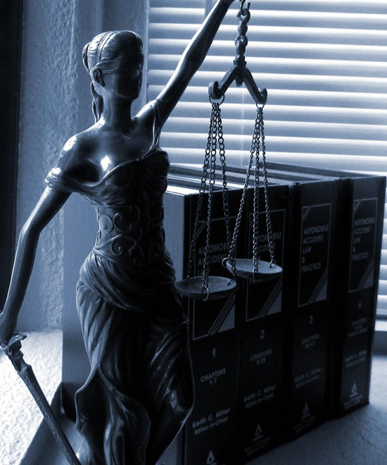 4.取締役会／C-level 向け法務・戦略ブリーフィング資料作成